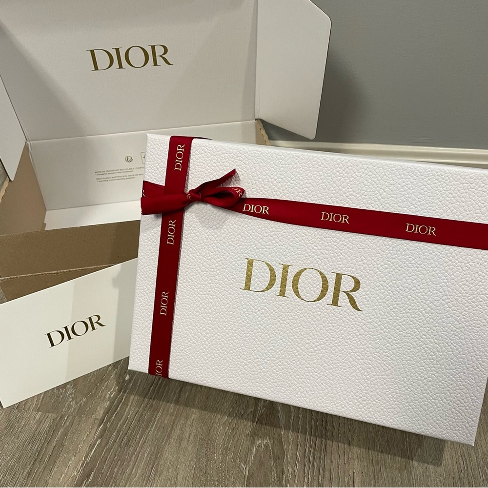 DIOR White Gift Box Set Dior Tissue Paper Card and Shipping Box